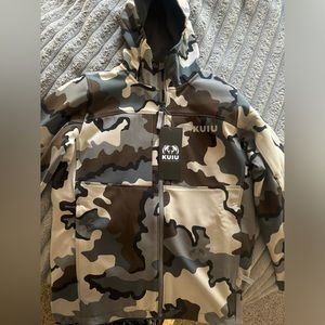 Boys size 10/12 Kuiu jacket
